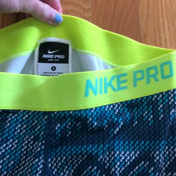 Nike Women’s running leggings - Picture 2 of 2